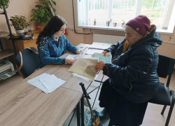 В июне выезды мобильного социального офиса в отдаленные районы ДНР продолжаются: когда и где можно получить услуги