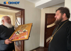 В Курахово доставлена икона Николая Чудотворца, переданная митрополитом Владимиром
