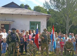 Спецназ из Самары приехал в Снежное, чтобы провести час патриотического воспитания