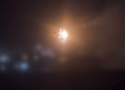 ФСБ показали зрелищные кадры сбития украинских дронов над ДНР