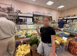 Кража по-семейному: в Донецке внучка обворовала больную бабушку