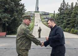 В честь Дня России в ДНР на Саур-Могиле состоялось награждение военнослужащих