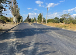 В Харцызске отремонтировали более километра дороги, работы продолжаются