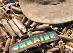 ВСУ бегут из Красноармейска, переодеваясь в женскую одежду