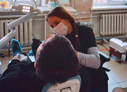 Белые зубы как у блогеров: стоматолог из ДНР рассказала, как во время отбеливания не остаться без зубов 