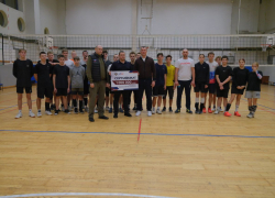 Министр спорта России передал спортсменам ДНР сертификат на миллион рублей