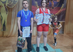 Виктория Саржан из Волновахи стала победителем чемпионата ДНР по классическому жиму