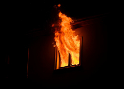 Пожар в Макеевке едва не убил женщину, МЧС успели в последний момент