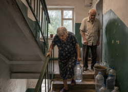 Пенсионеры и инвалиды больше месяца живут без воды в Макеевке