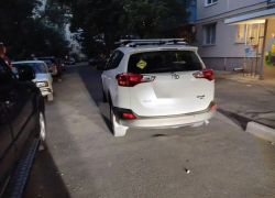 Во дворе Мариуполя ДНР автомобиль сбил годовалого ребёнка