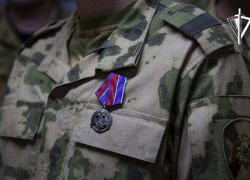 За успешное выполнение боевых задач в ДНР награждены военнослужащие