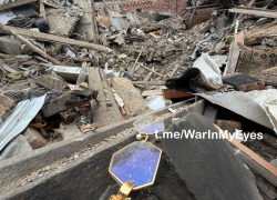 БПЛА с авиабомбой убил женщину и ранил молодых парня и девушку в Горловке