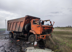 Водитель КаМАЗа находится в коме после обстрела украинскими нацистами Шахтерска из РСЗО