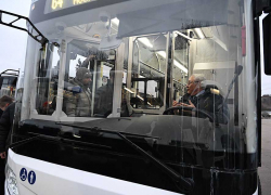 Участников СВО, получивших травмы, научат управлять автобусами в Донецке