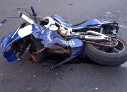 Бесправная смерть на двух колесах: несовершеннолетние на мотоцикле погибли при столкновении в Макеевке