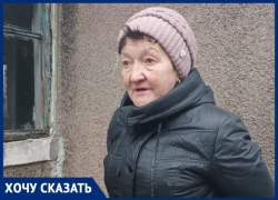 Родственники выгнали жительницу Донецка из дома и теперь она ютится в школьной подсобке