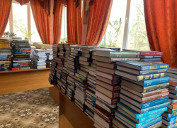 Библиотеки Харцызска пополнились большой партией новых книг