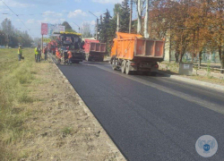 В Горловке под обстрелами продолжается ремонт дорог