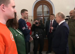 Молодежь Донбасса пообщалась с Президентом РФ на встрече Владимира Путина с сопредседателями предвыборного штаба