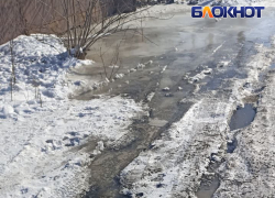 Жители Макеевки утопают в фекальной массе, разлитой под окнами прокуратуры