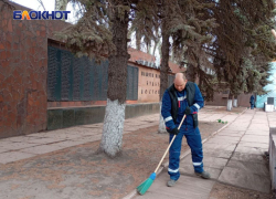 Сотрудники Енакиевского металлургического завода вышли на субботник