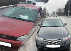 Два ребенка пострадали в авариях в ДНР в выходные дни: одна девочка попала под колеса иномарки