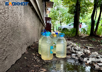 «Донбасстеплоэнерго» запретил доведённым до отчаяния жителям сливать воду из батарей