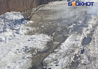 Жители Макеевки утопают в фекальной массе, разлитой под окнами прокуратуры