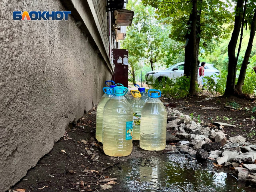 «Донбасстеплоэнерго» запретил доведённым до отчаяния жителям сливать воду из батарей