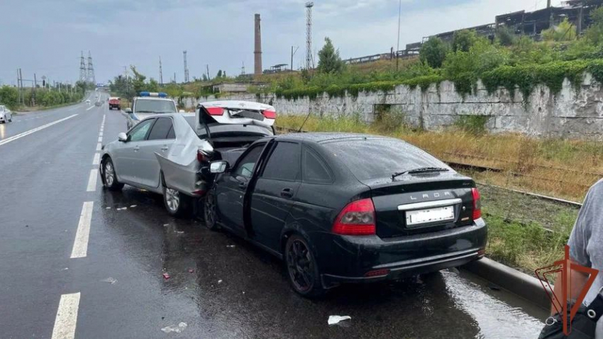 Росгвардейцы первыми пришли на помощь пострадавшим в аварии жителям ДНР по пути в Крым 