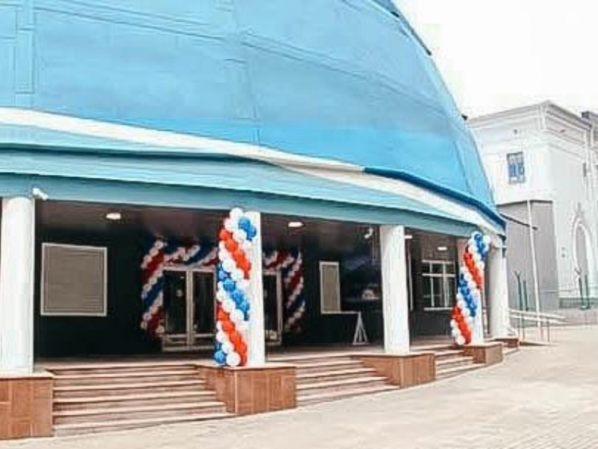 Петербургские строители завершили ремонт спорткомплекса «Садко» в Мариуполе