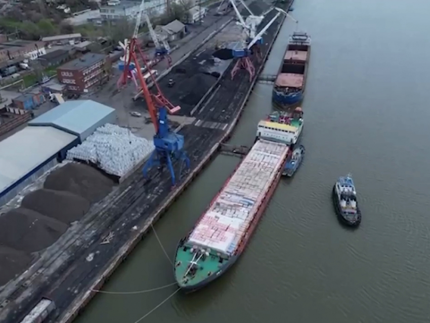 Порт в Мариуполе принял около 2 тысяч тонн строительных материалов 