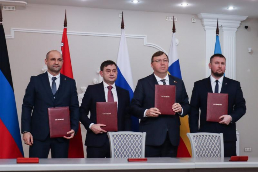 Артем Жога подписал соглашение о сотрудничестве между парламентом ДНР, ЛНР, Воронежской и Ростовской областью