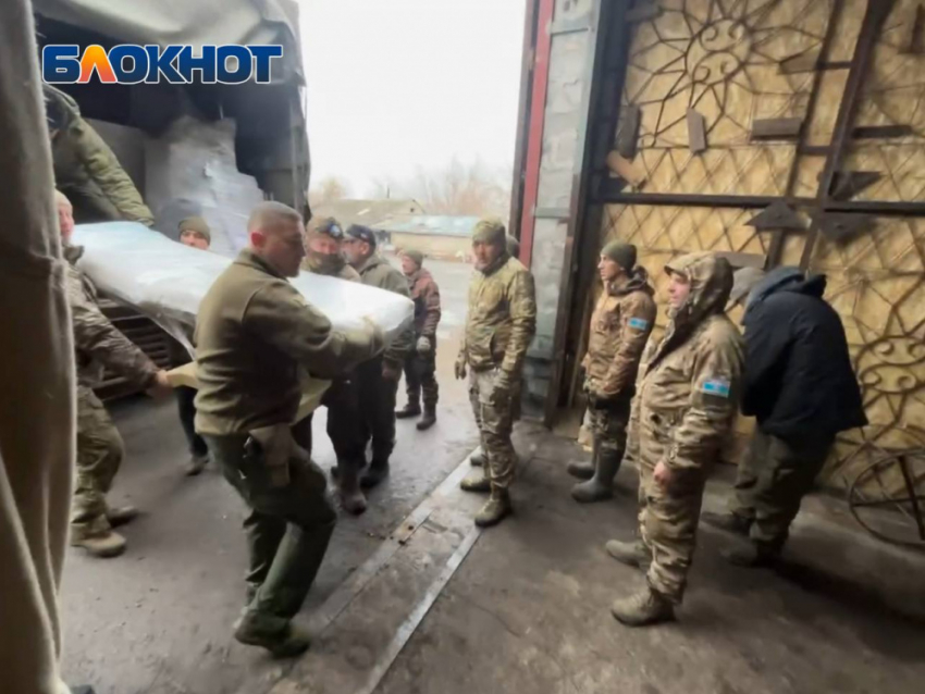 Материалы для блиндажей и полевых госпиталей, камеры и патроны: гуманитарный груз доставлен бойцам на Угледарское направление