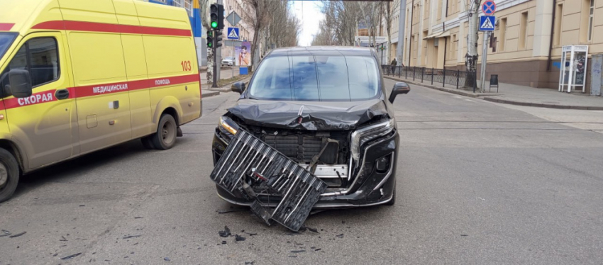 В центре Донецка Хончи влетел в Фольцваген: пострадал трехлетний малыш