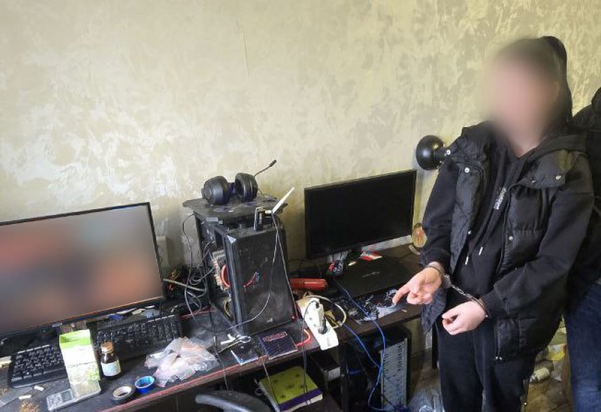 Семейную пару из Донецка отправят за решетку за сбыт наркотиков