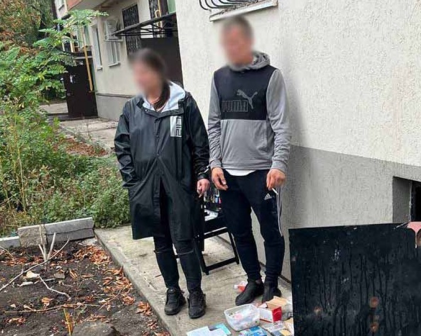 Возлюбленных задержали в Мариуполе за распространение наркотиков