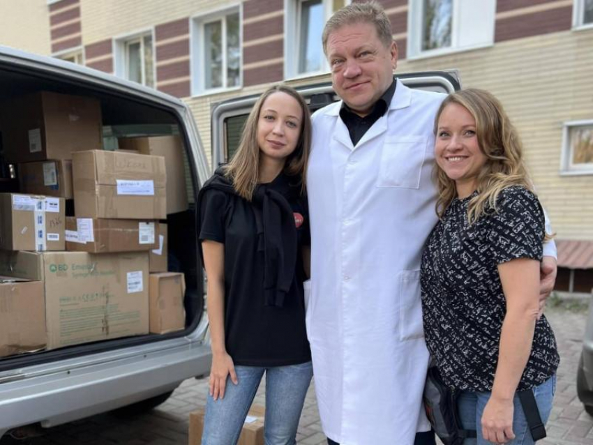 В Донецкую больницу прибыли новые медицинские мониторы из Подмосковья 