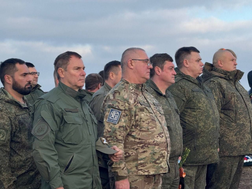 В Шахтерском округе перезахоронили останки красноармейцев, найденных под обстрелами