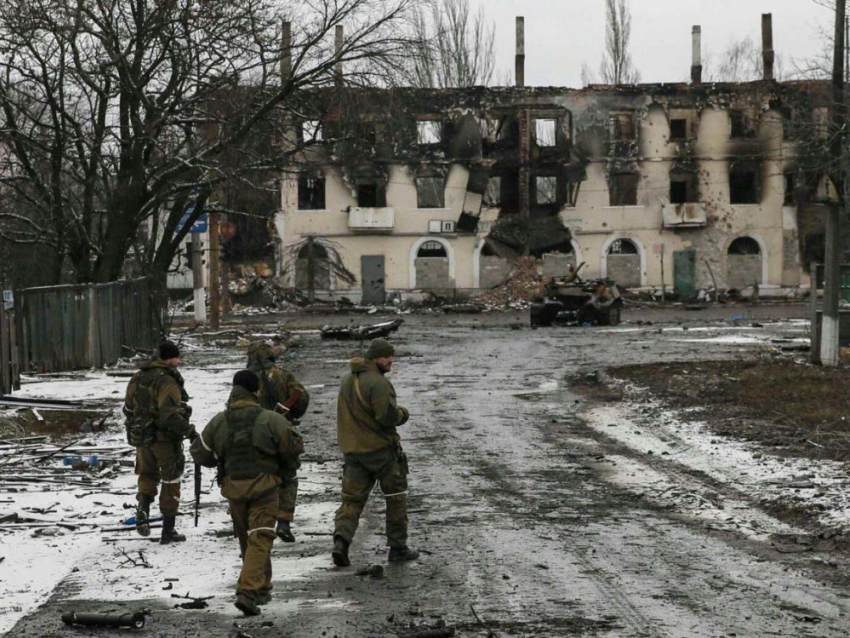 5 декабря 2015 года был освобожден Углегорск, а ВСУ загнаны в Дебальцевский котел