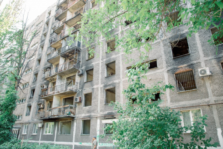 Восстановление дома в Мариуполе: по просьбе жильцов мэр города заменил подрядчика