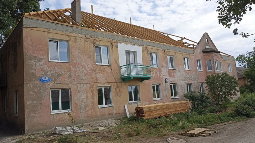 В Макеевке восстанавливают дома, пострадавшие от обстрелов