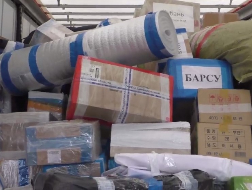 Военным - машины и коптеры, детям - подарки: гуманитарный конвой прибыл в Республику