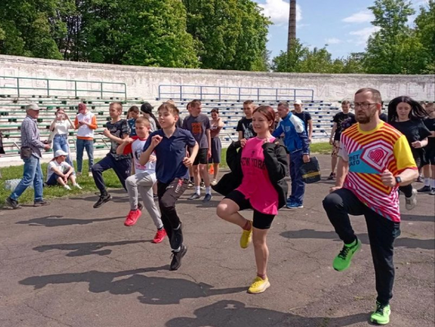  Более 80 школьников проверили свои силы: мариупольцы сдали нормативы ГТО