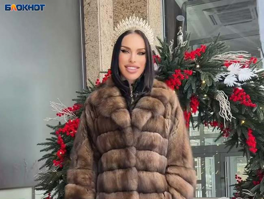 «Королева ДНР» Алина Андриевская поздравила читателей «Блокнот Донецк» с Новым 2026-м