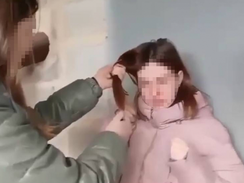 Пятиклассница выражалась матом в адрес родителей: за что избили школьницу в Макеевке