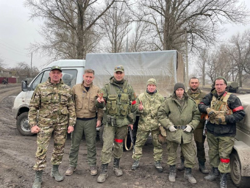 Нашим солдатам привезли долгожданные посылки от родственников и гуманитарную помощь 