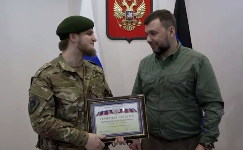 Сын Кадырова получил награды из  рук главы ДНР Дениса Пушилина