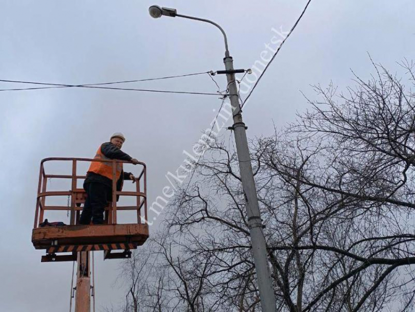 За сутки электричество появилось у почти 4500 жителей ДНР 