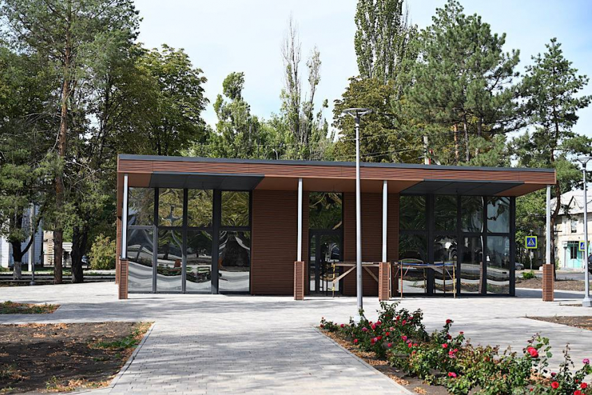 В Шахтерске учитывают пожелания горожан при благоустройстве сквера у памятника Ленину 